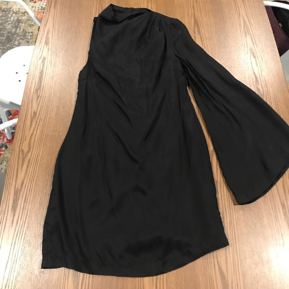 Elliatt One Sleeved Dress